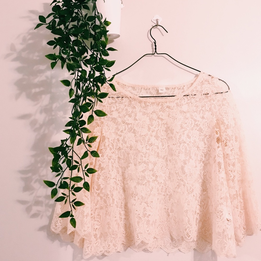 Lace top 🌷